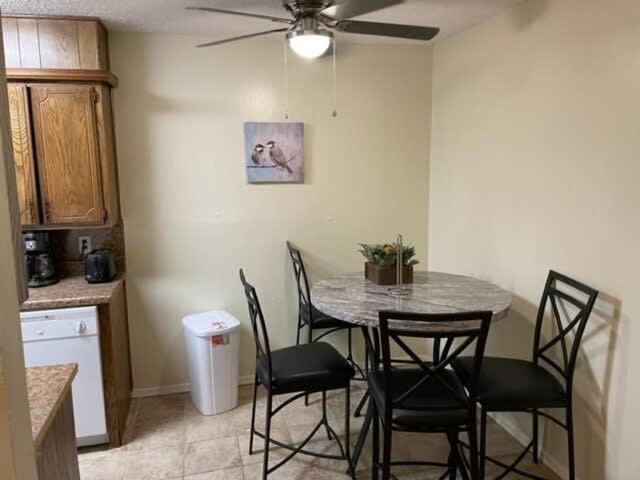 Charming 1-Br Upstairs Apartment Near Fort Sill! Lawton Exterior photo